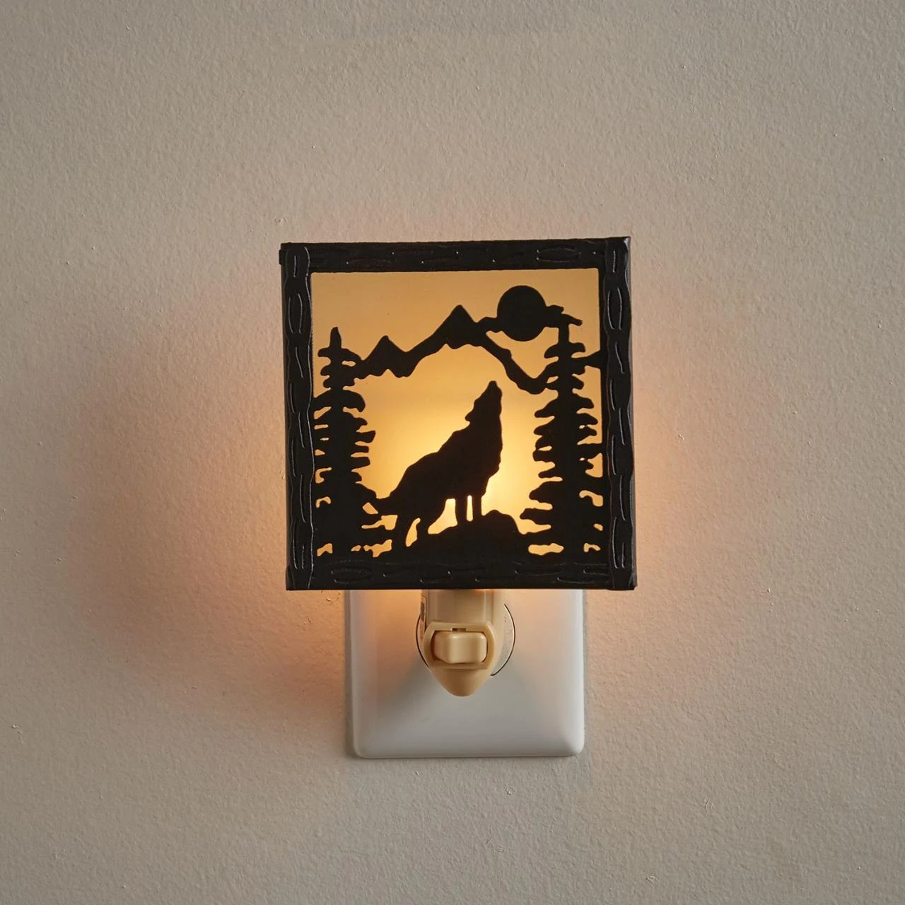 Wolf Night Light 1 Wolf Night Light